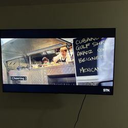 Full Motion TV Wall Mount- Swivel Tilt Extendable Arm & 55 inch Samsung Smart TV