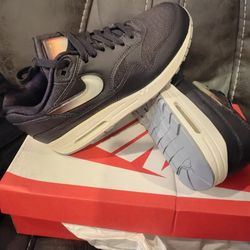 New in Box Nike Women's Air Max 1 JP Oil Grey Obsidian Mist (Women's) shoes AT5248-001 Size 7