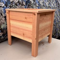 Small Cedar Planter 