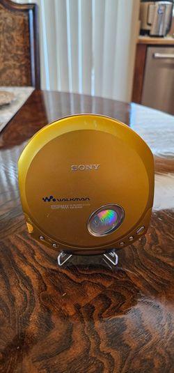 Sony Walkman CD D-E350 Radium Gold Portable / Rare / Collectible / Media / Vintage / Collector / Gift / Man Cave / Audio / Electronics