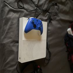 XBOX ONE S DIGITAL COMES WITH CONTROLLER (1 TB STORAGE)