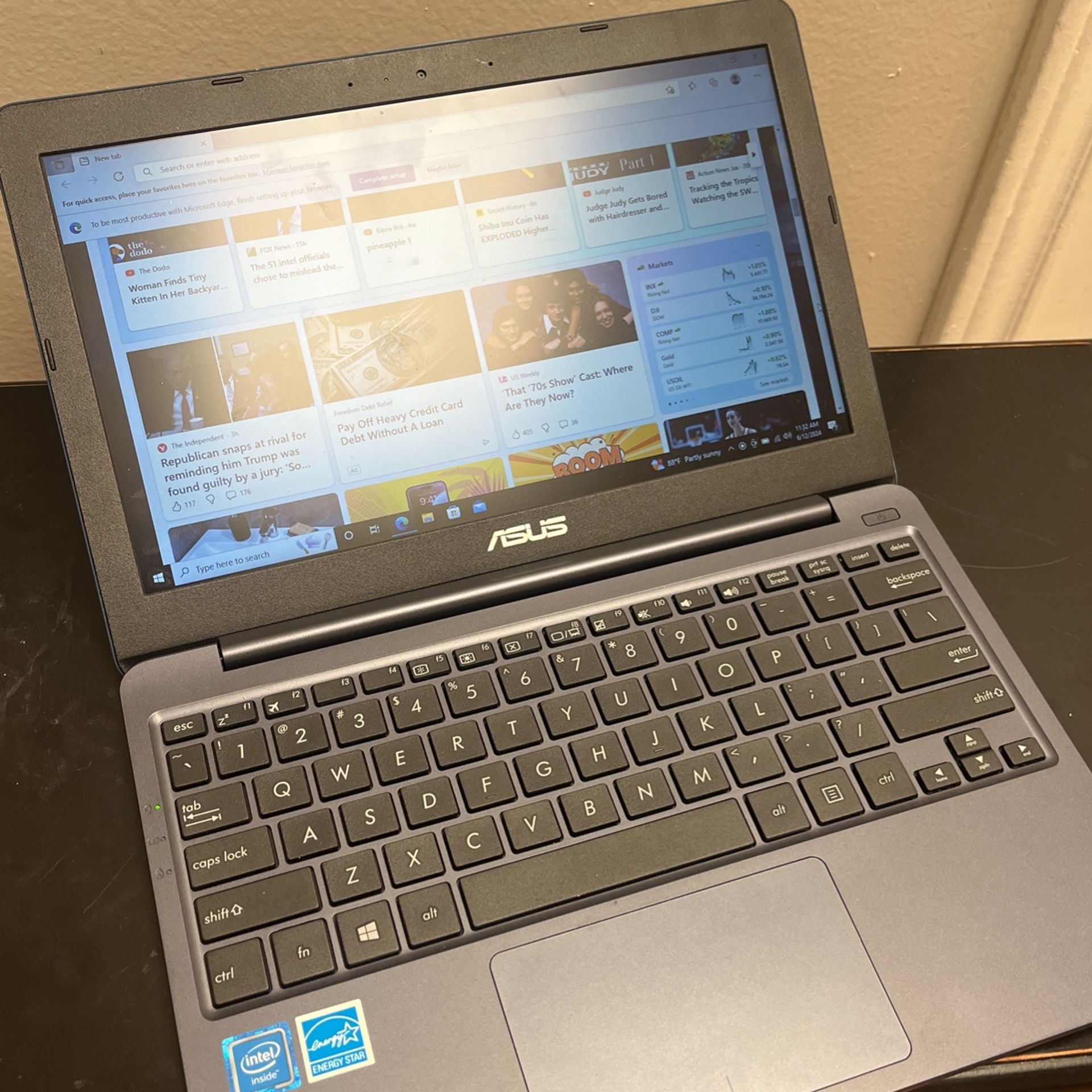 10” Asus Laptop Intel Cel 1.1ghz 4gb Ram 28gb SSD Win 10