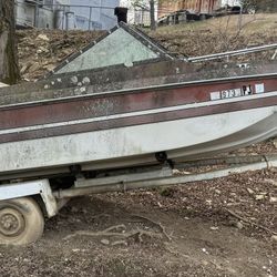 1977 Runabout Boat