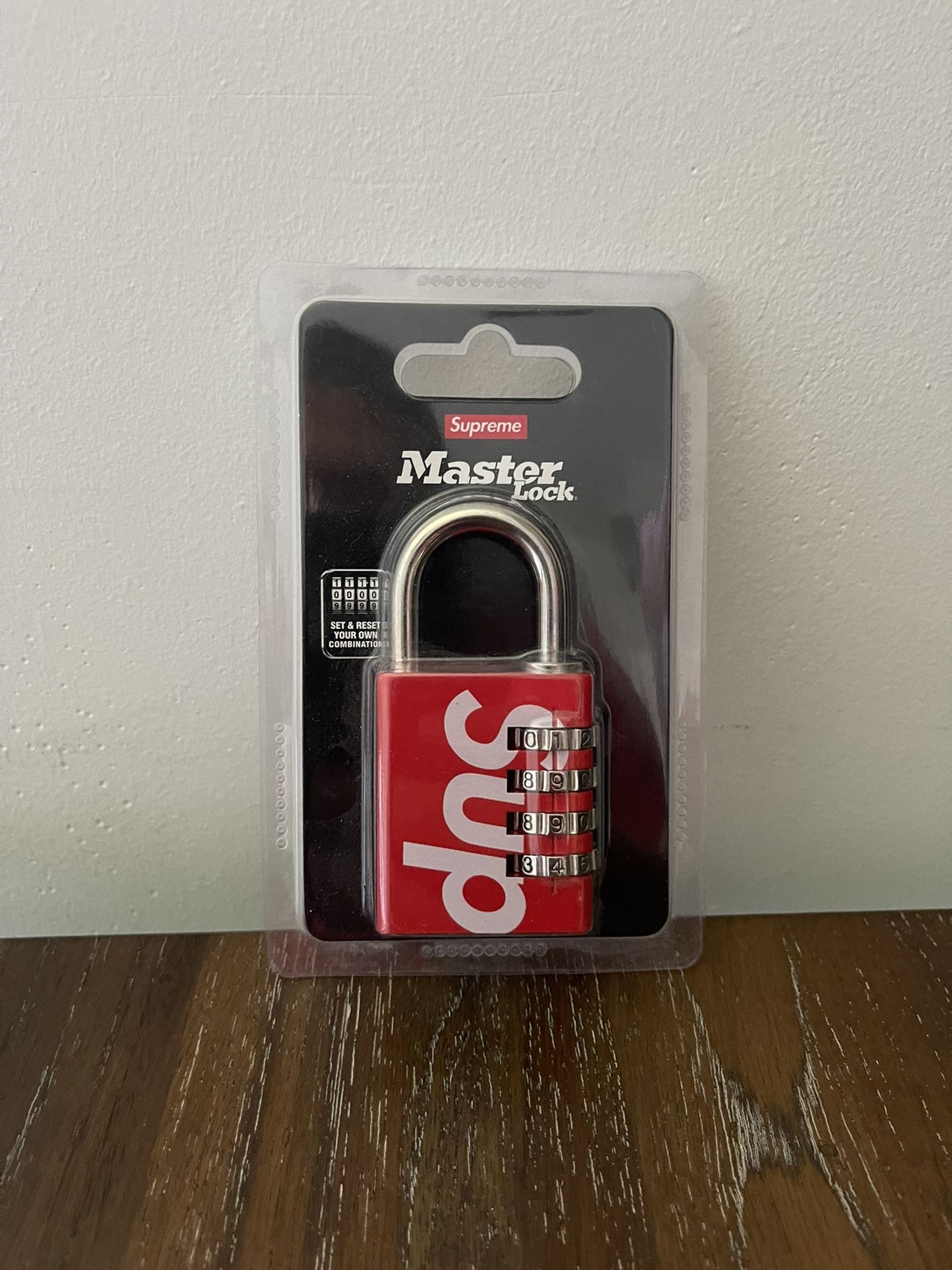 Supreme x Master Lock Numeric supreme®/︎master lock