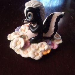 Walt Disney Classic Collectables 1993 Bambi Oh Gosh Flower Figurine 