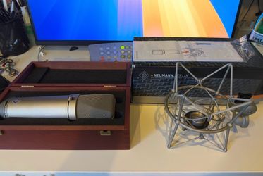 Neumann U87 Ai w/ Shock Mount & Box