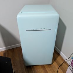 Magic Chef Mini Refrigerator 