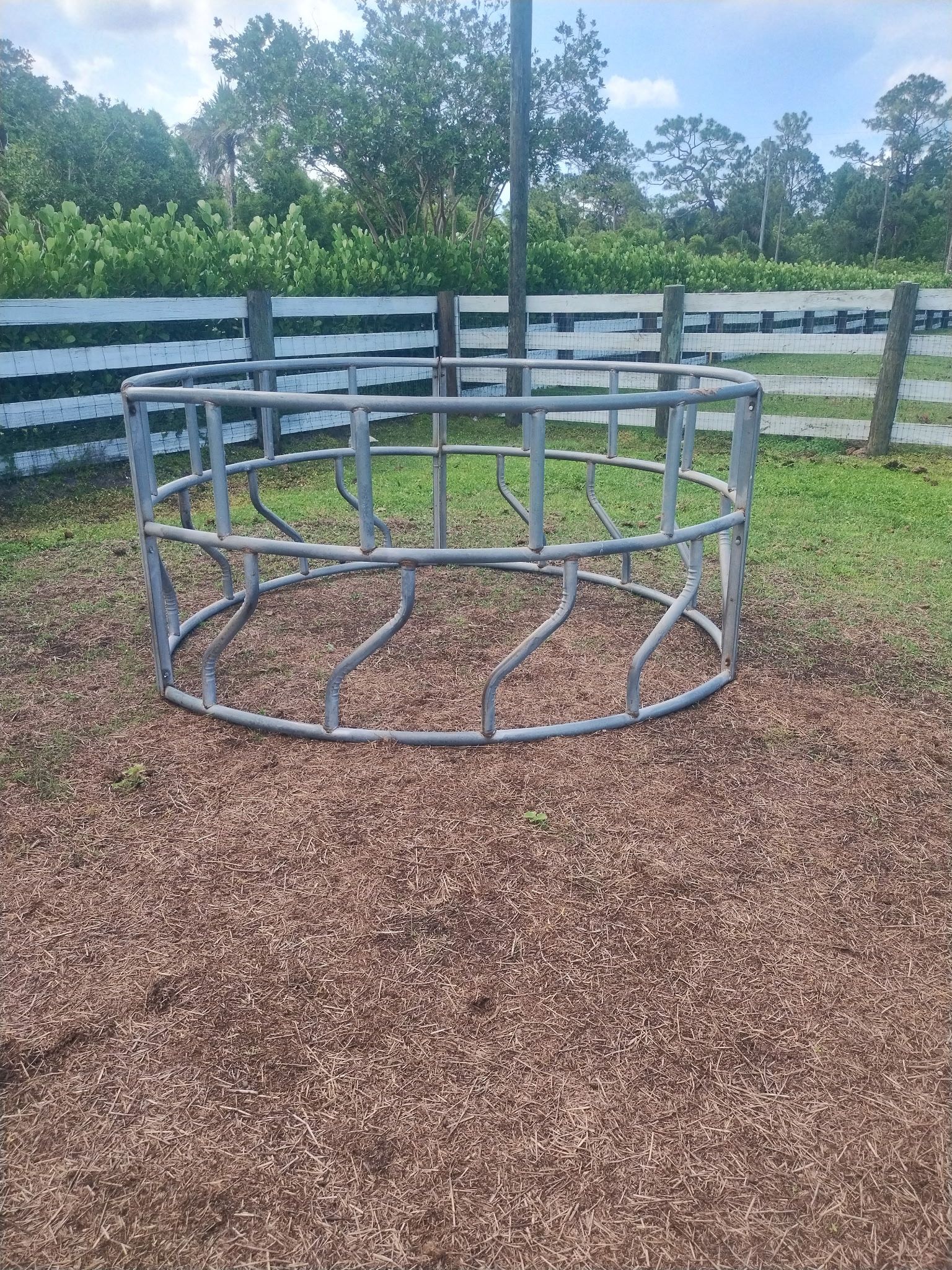 Round Bale Feeder- Cattle