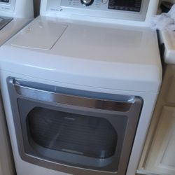 LG Washing Machine + Gas Dryer