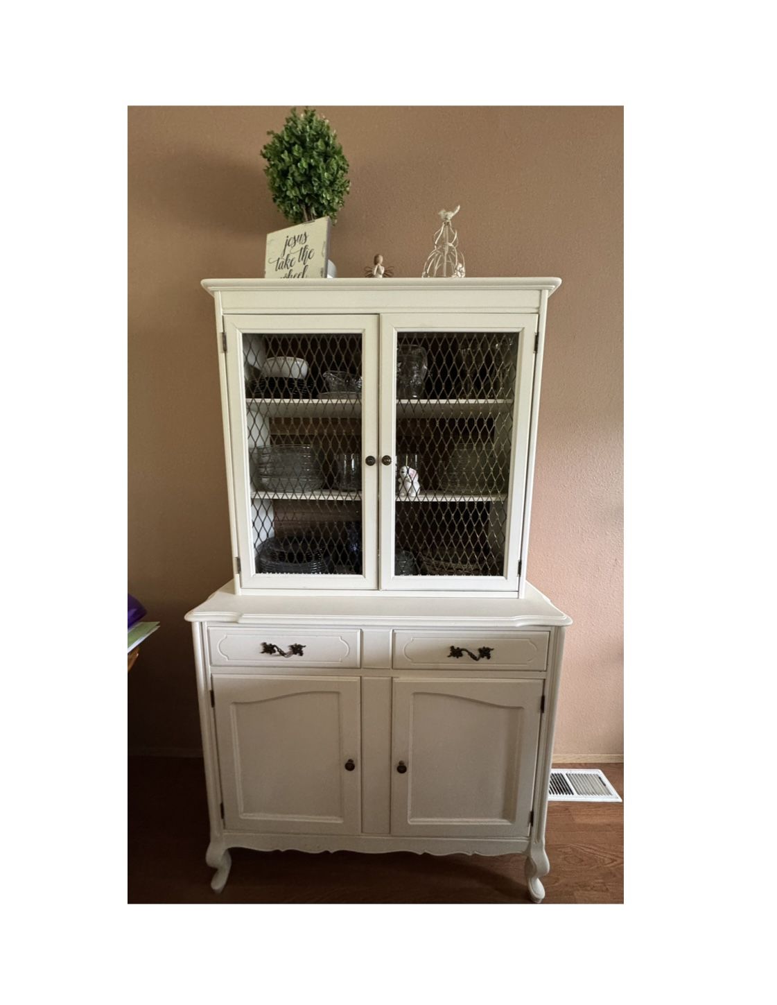 Beautiful Shabby Chic Hutch