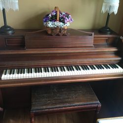 Piano / Story and Clark
