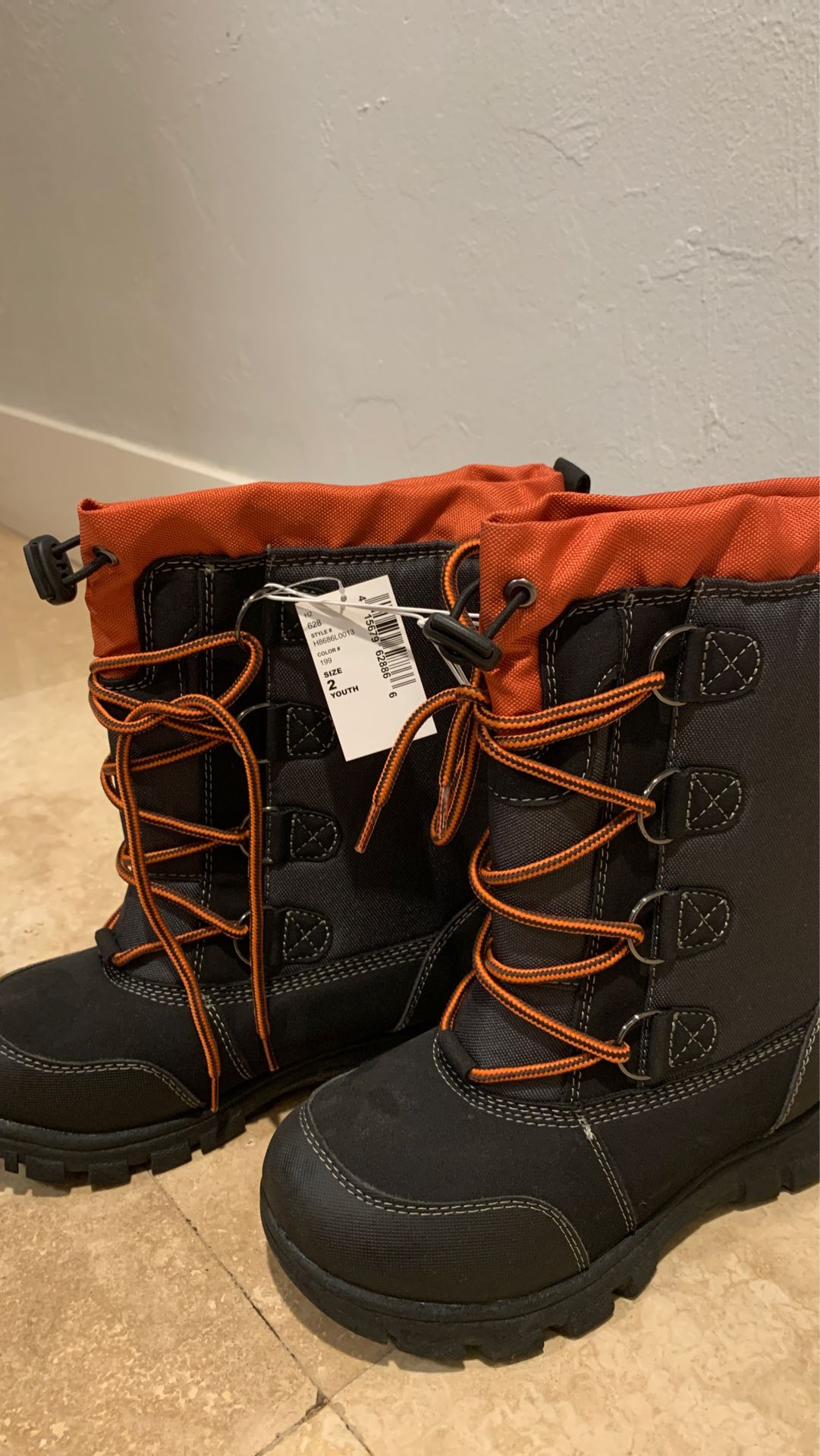 Kids boots size 2