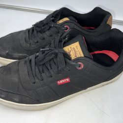 Men’s sz 9 Levi’s black denim casual sneakers