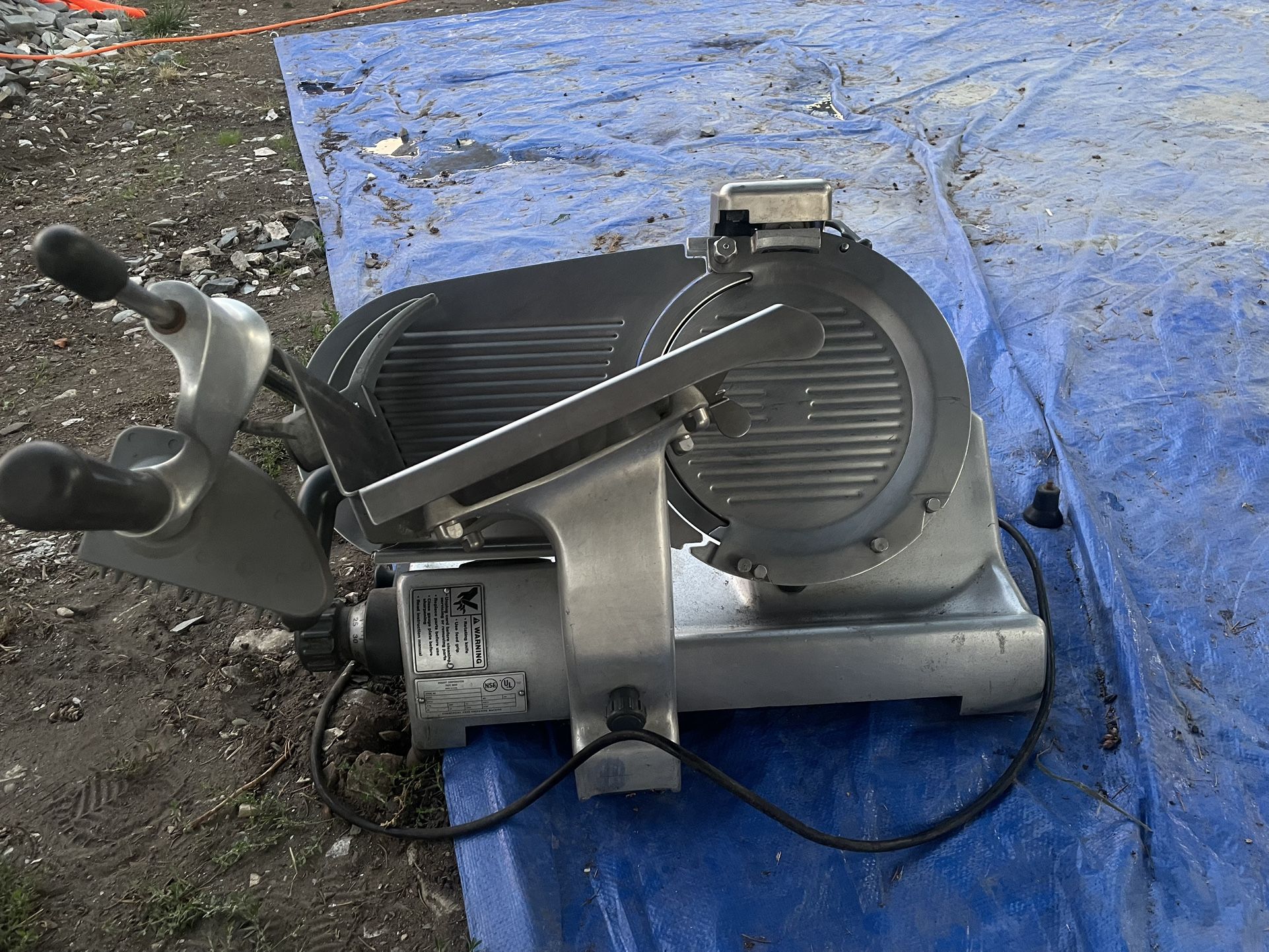 Meat slicer