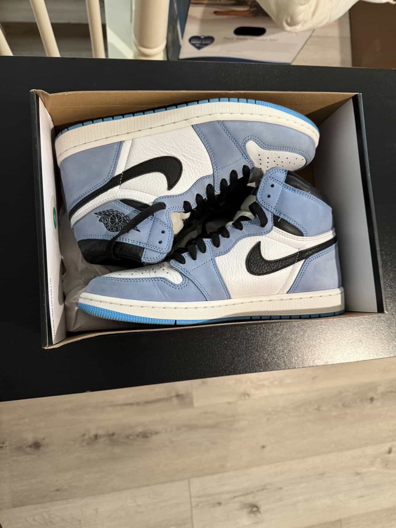 Air Jordan 1 Retro High OG University Blue