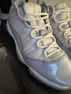 Air Jordan 11 Retro Low Cool Grey Size 10 w/ Original Box