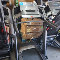 Proform Carbon TLS Treadmill- 18" wide belt - bluetooth speaker - small fan - 350$ - 12% incline 