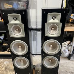 Yamaha Floor Standing Speakers Model NS-777 ( Piano Black )