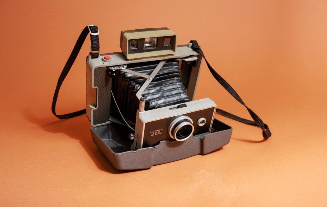 Vintage Polaroid 330 Land Camera