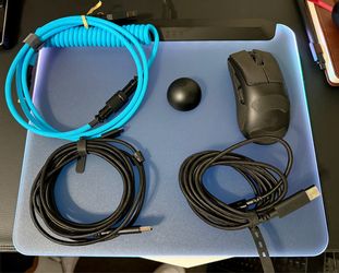 Razer - DeathAdder V4 Pro Lightweight Optical Gaming Mouse 150 Hour Battery + Razer Firefly V2