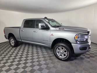 2022 Ram 3500 Big Horn 4x4 Crew Cab 8' Box