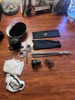AlienBees B1600 Photography Lighting Kit w/ Softbox, Stand & Accessories