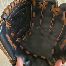 Adidas 9.5 Inch Baseball Glove