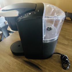 KEURIG COFFEE MAKER PERFECT CONDITION LIKE NEW FIRM PRICE 