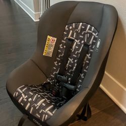 Cosco Car Seat – Normal Wear comes from a non-smoking pet free home. 