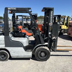 Nissan Fork Lift - 5k Lb cap - LPG - 3 Stage Mast