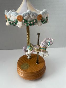 Vintage Porcelain Carousel Willitts Designs Group II Horse Music Box