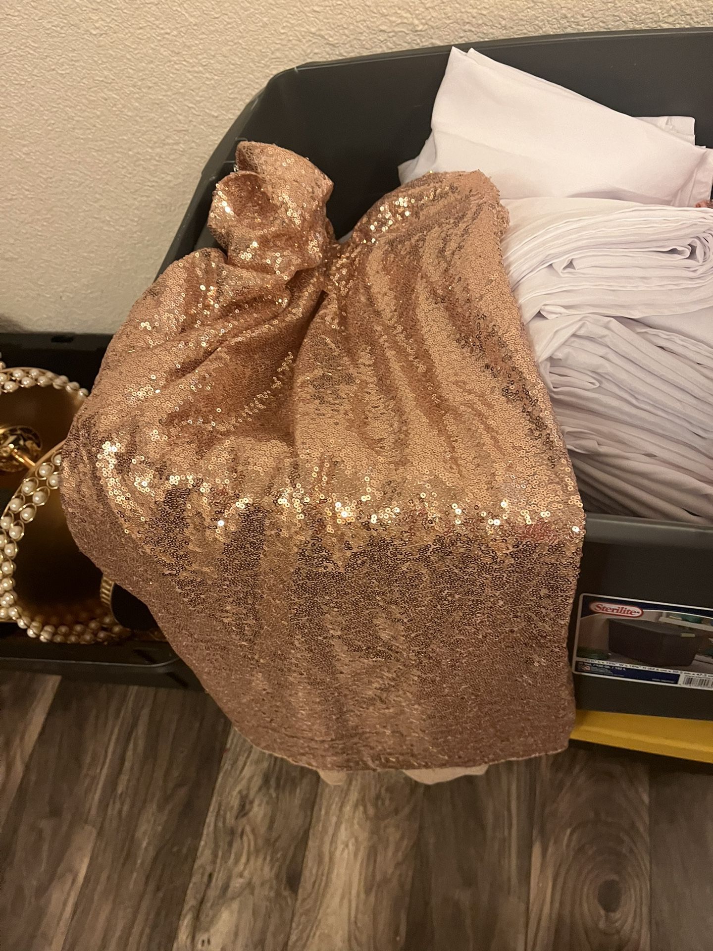 Tengo 20 Manteles Blancos Y Cubresillas Blancos Y Guias De Mesas Color Rose Golde