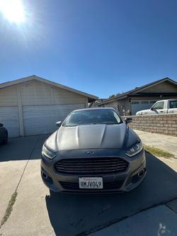 Ford Fusion Sedan 2013