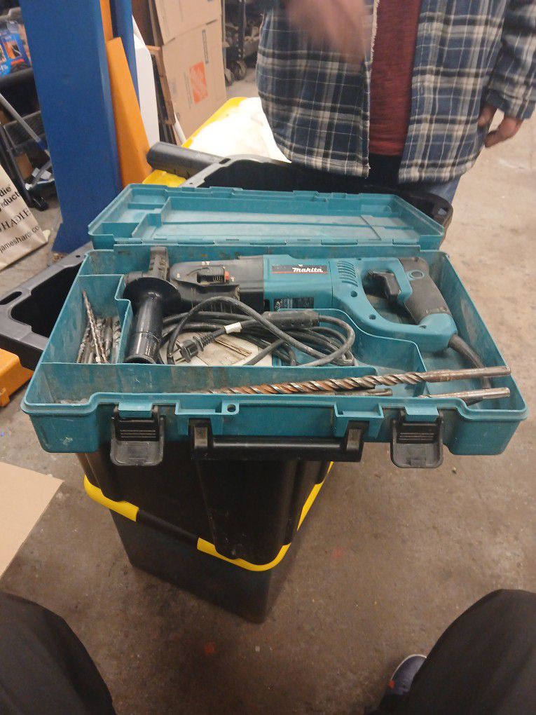 Makita hammer drill https://offerup.com/redirect/?o=cm90YXJ5Lkhvdw== much do you pay