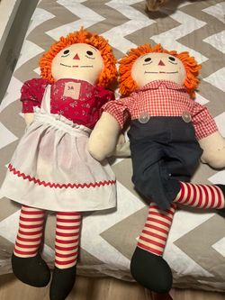 Set of vintage Raggedy Ann and Andy dolls