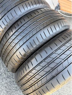 Selling 225/50R18 (99W Extra Load) Bridgestone • 4 Tires