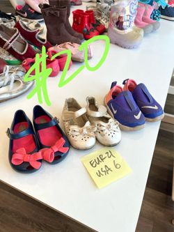 Category 1 - Girls kids Toddler Shoes Sneakers Boots Mini Melissa Nike Vans Bogs Crocs Adidas