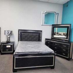 LH 👉$39 Down Payment  For Financing 👉 Ashley Kaydell Queen Black Bedroom Set 