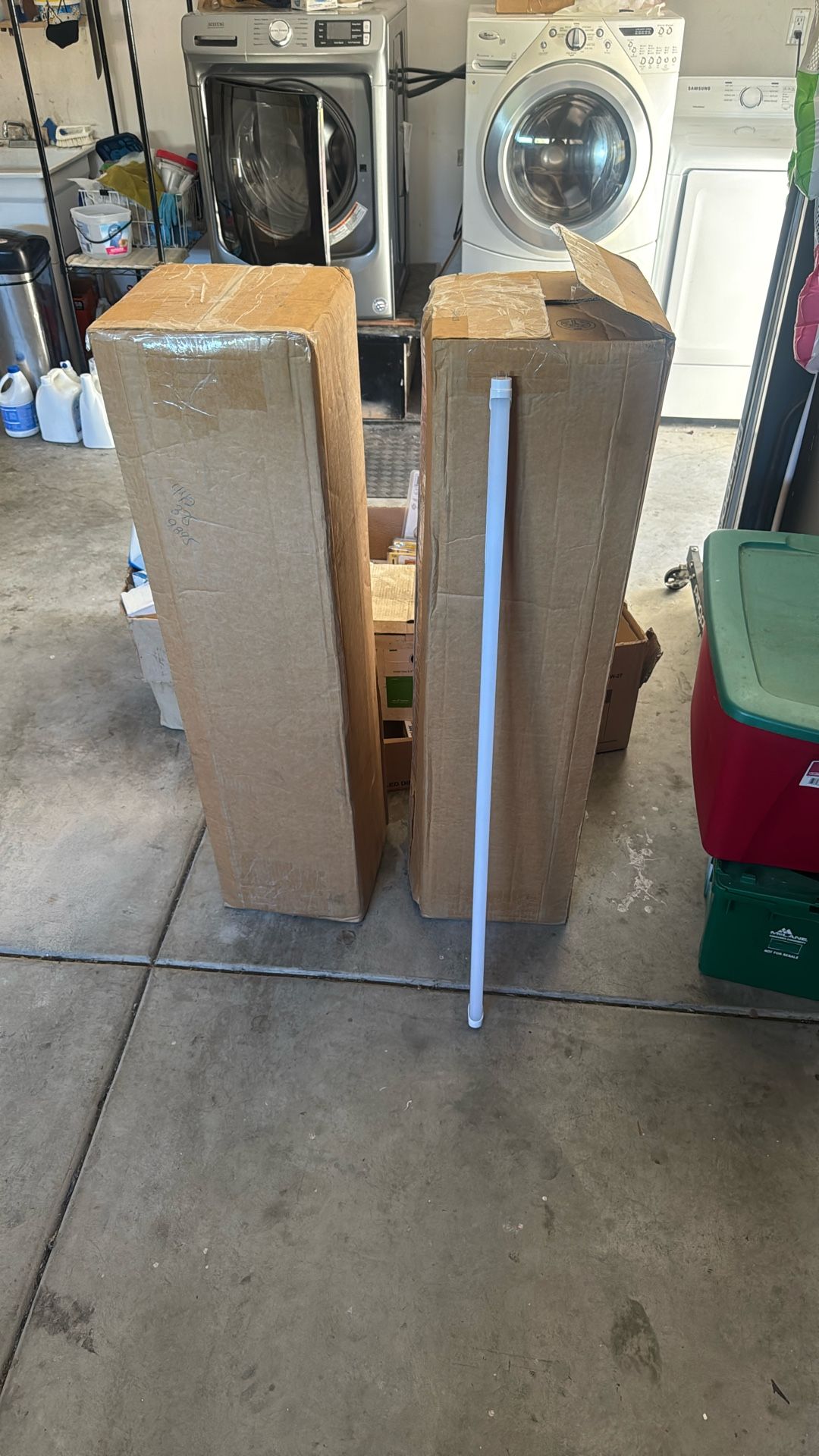 ~200 Fluorescent Light Tubes Adjustable Falkor Industries 4 Feet