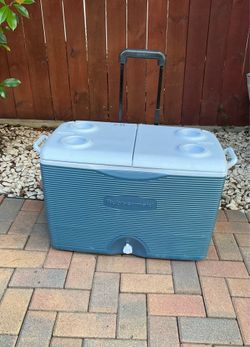 Rubbermaid Rolling  Cooler $40