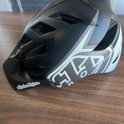 Troy Lee Design TLD A1 MIPS Helmet XS
