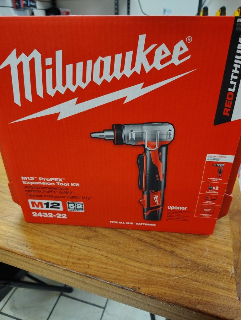 Milwaukee M12 PEX Expander Kit