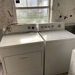 ILL RUN BOTH FOR YOU! SUPER CAPACITY PLUS  KITCHEN AID WHIRLPOOL WASHER & WHIRLPOOL ELECTRIC DRYER SET! I ALSO HAVE A GAS DRYER AS WELL. ALL RUN LIKE 