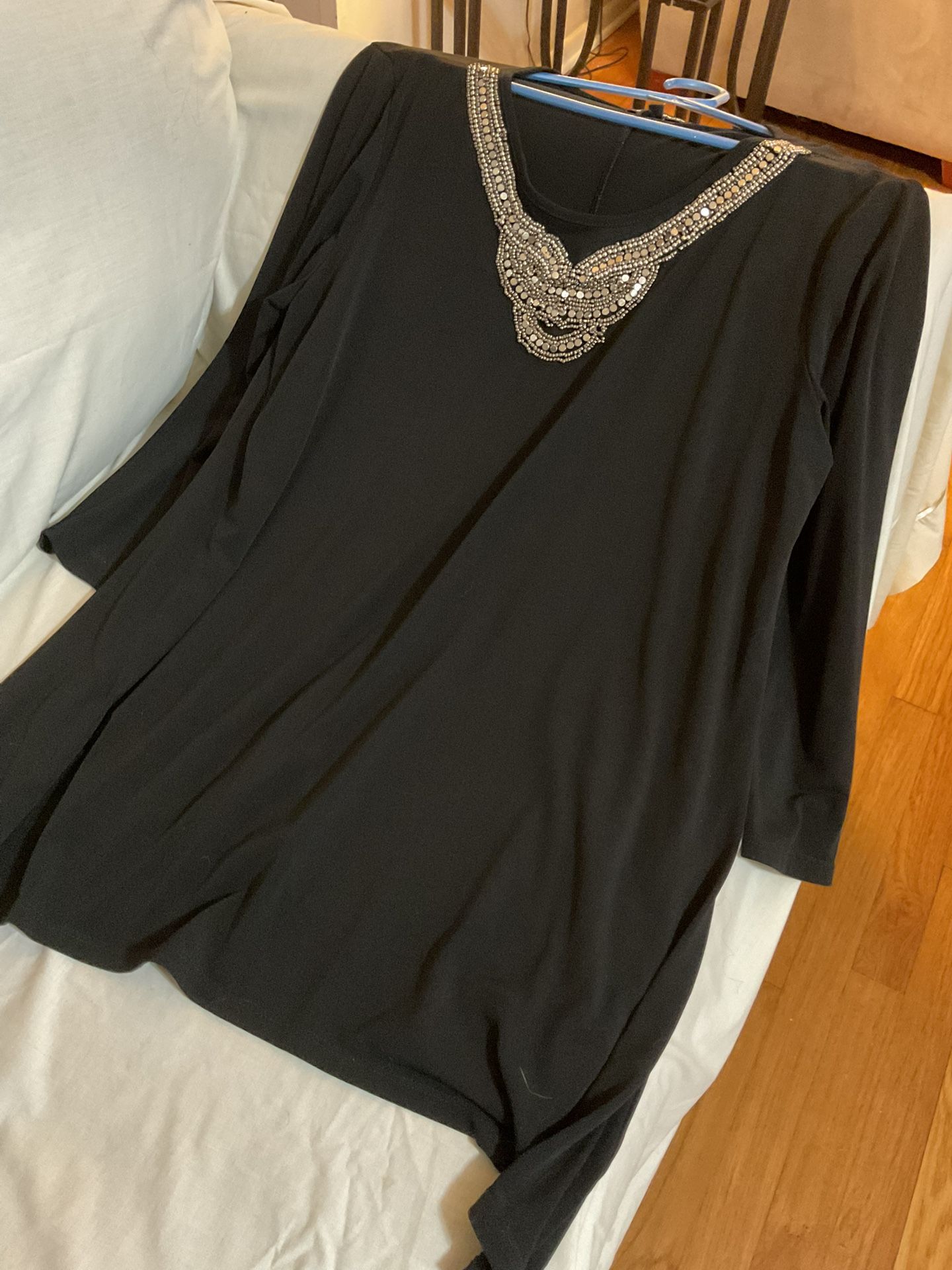 LONG SLEEVE BLACK DRESSY TOP XL