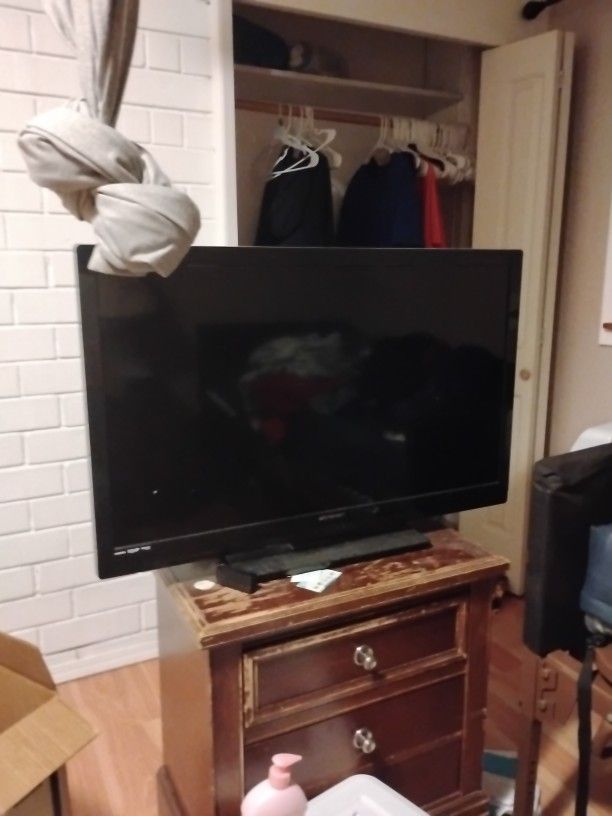 Flat Screen HD TV
