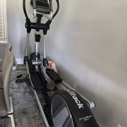 NordicTrack SpaceSaver SE7i Elliptical – Excellent Condition