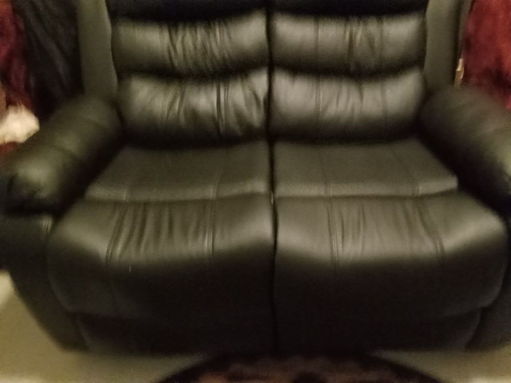 Couch Recliner peather Excellent Condition