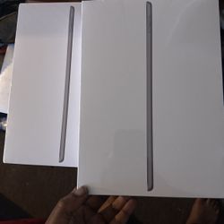 2 iPads 9gen WiFi  64Bg Space Gray 