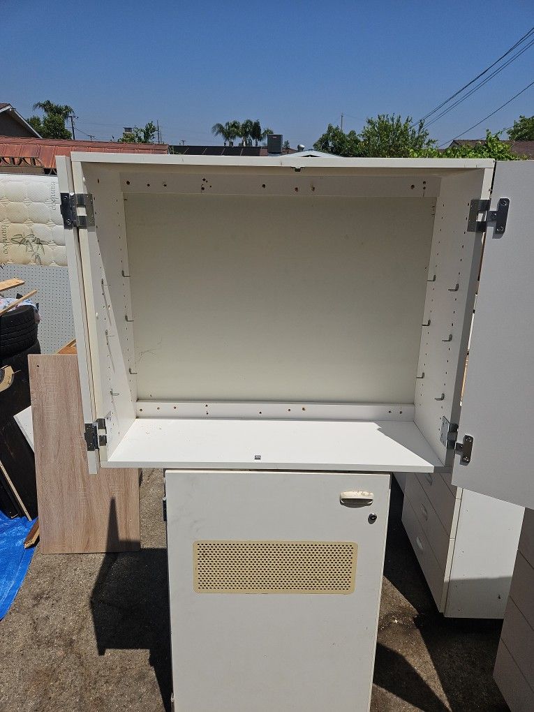 Upper Cabinet, Shelfs Can Be Added