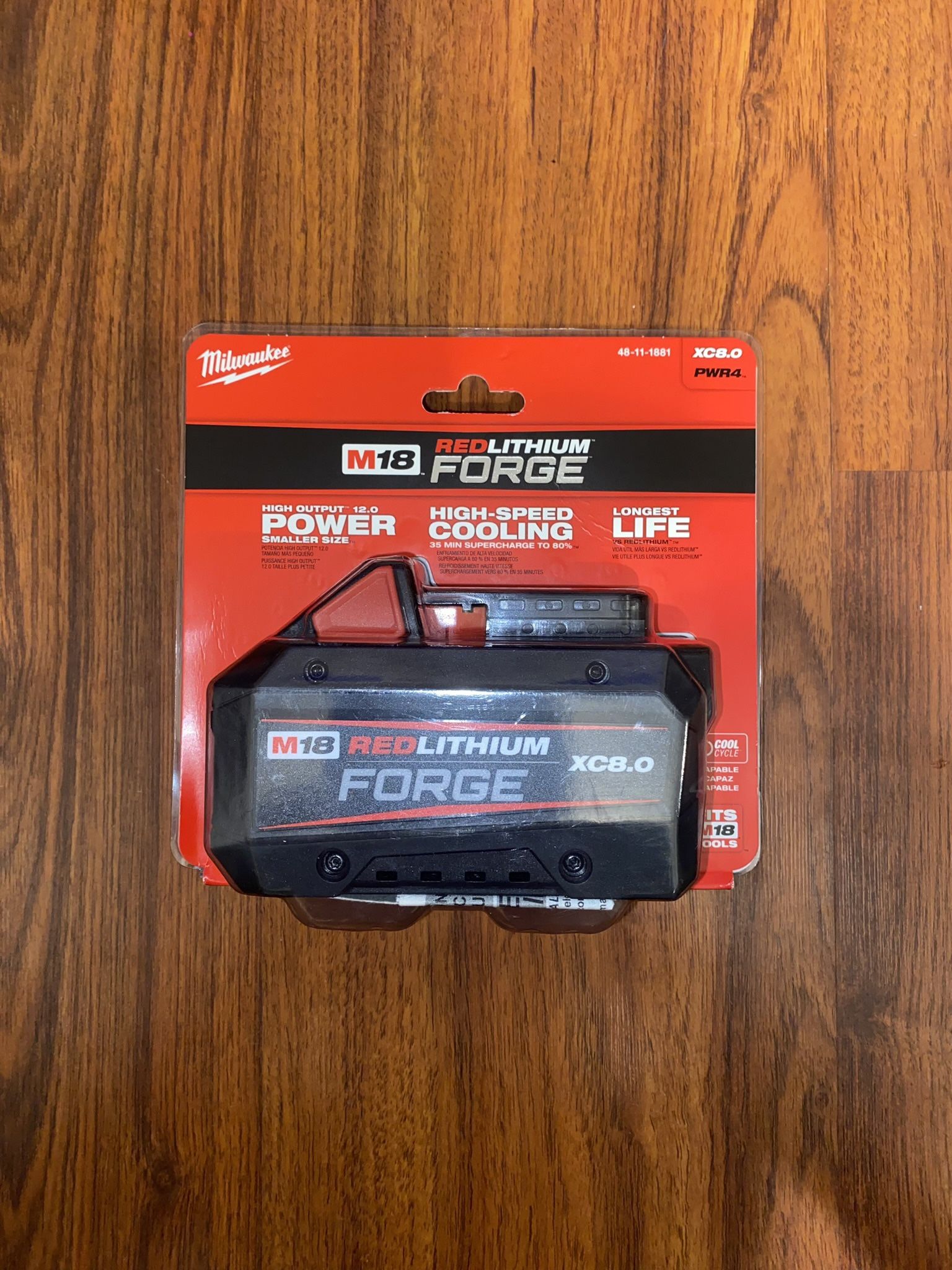 (1)New Milwaukee M18 8.0 Ah Redlithium Forge Battery (48-11-1881)